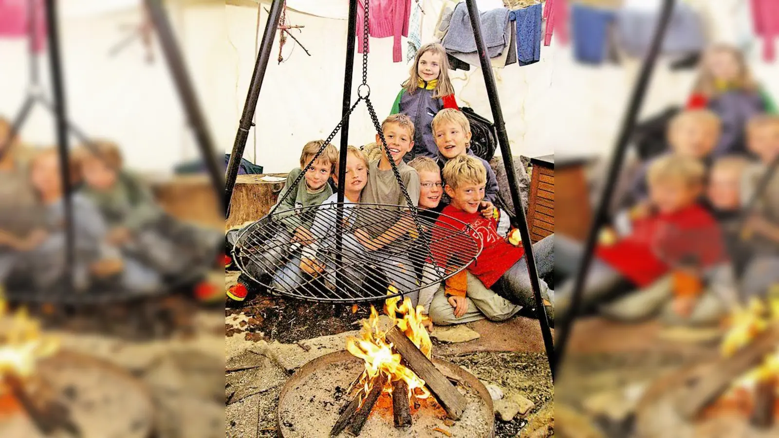 Nach Spielen in der Natur können die Kinder in einem Tipi selbst ihr Essen zubereiten.  (Foto: Privat)
