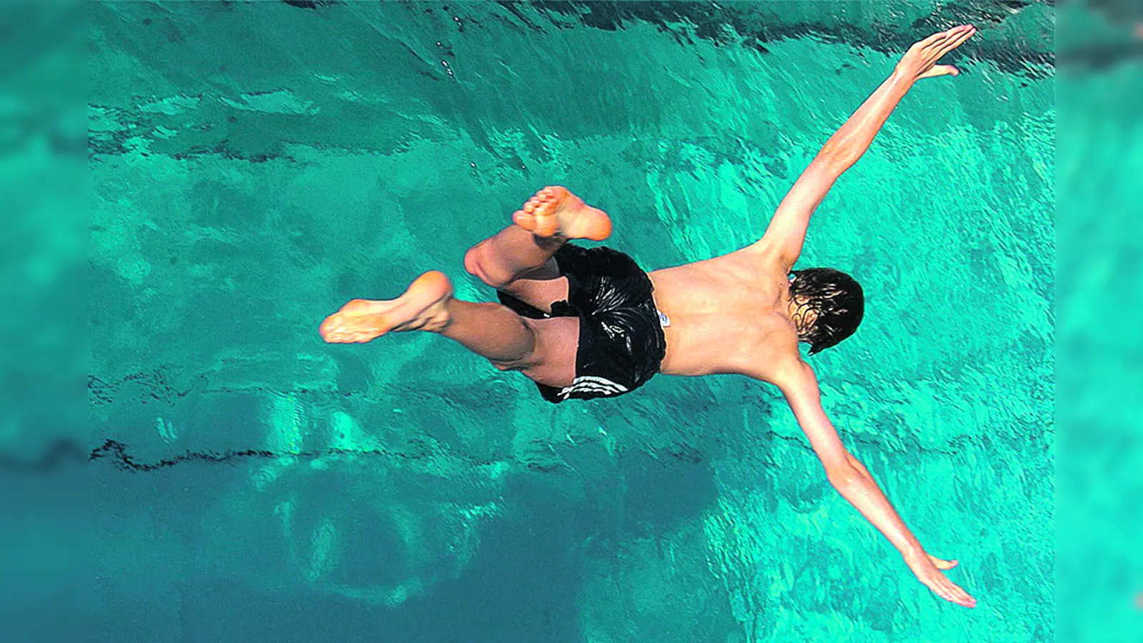 Badespaß im Münchner Nordosten: Abkühlung finden die Bogenhausener in den Freibädern oder im Cosimabad sowie an den umliegenden Seen. (Foto: Archiv)