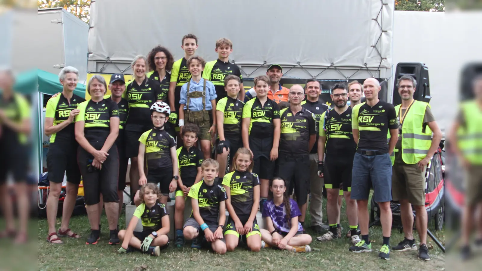 Teilnehmer und Organisatoren vom RSV Hachinger Tal nach dem erfolgreichen Renntag in Unterhaching. (Foto: RSV)