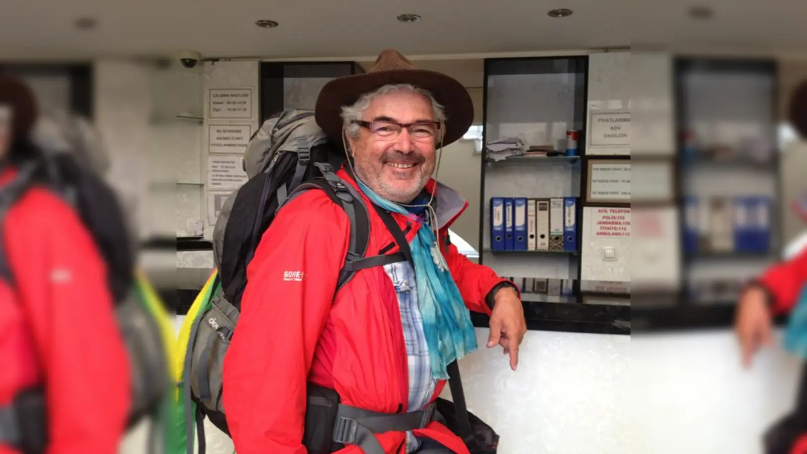 Auf den ersten Blick entspricht Johann Graßer dem Klischee eines Pilgers. Unterwegs nach Israel ist er viel gegangen, auch tief in sich, um jetzt wieder aus sich rauszugehen. (Foto: VA)