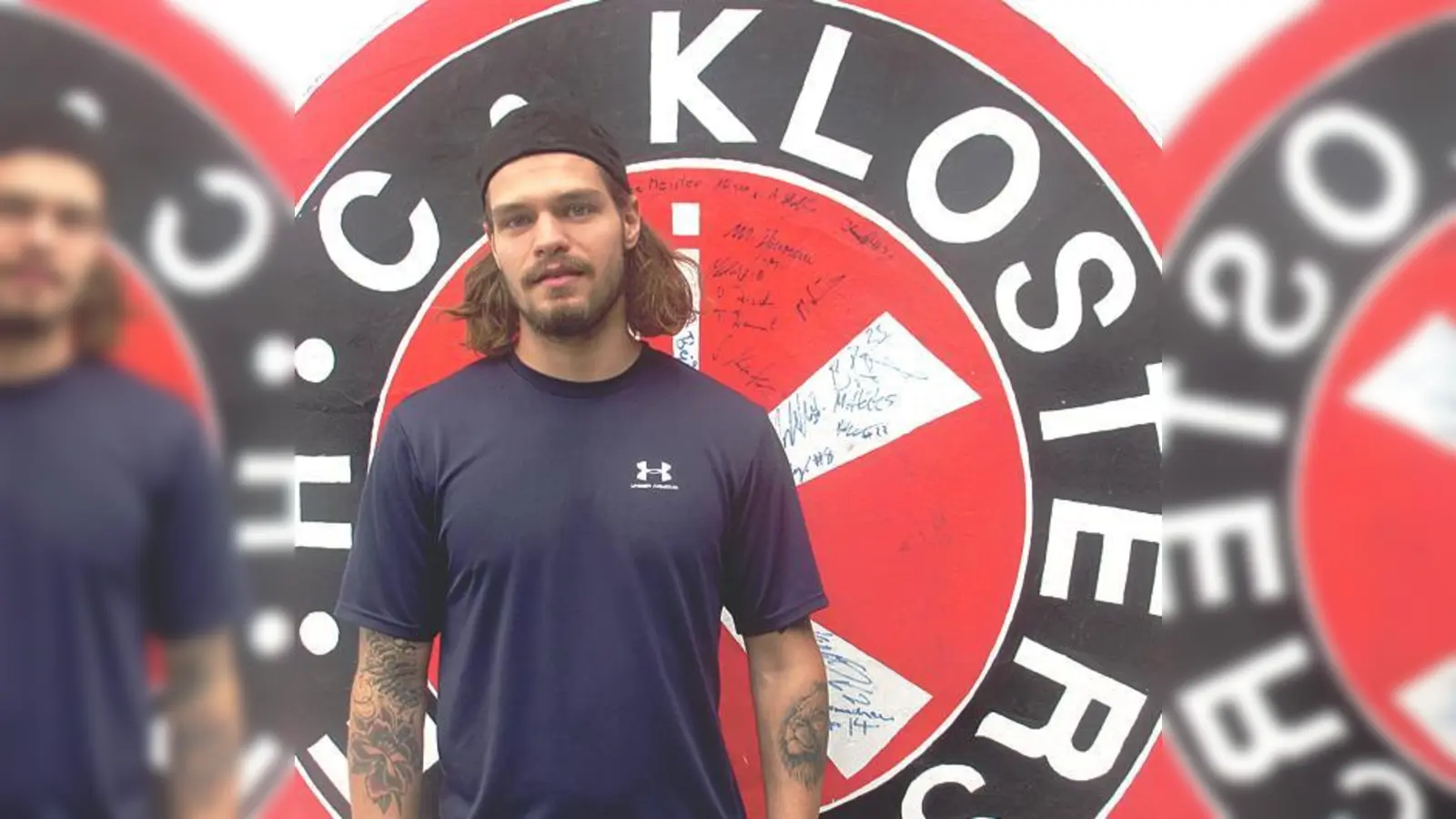 Beim EHC Klostersee ist alles bereit für die nächste  (Foto: Torhüter-Zugang Lukas Steinhauer sorgt für den sicheren Rückhalt und die frisch bereitete Eis- fläche in Grafing ist bereit für den Spielbetrieb.	Foto:smg / Nicky Alexander)