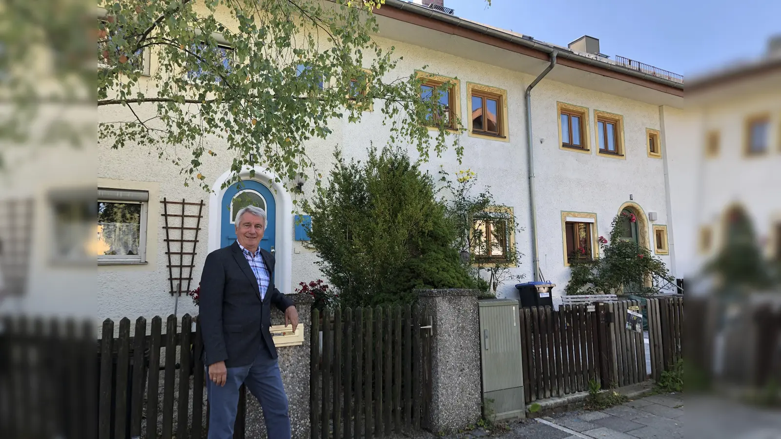 Werner Reindl hat viel über die Siedler, die sich in der Kriegersiedlung rund um den Pittinger Platz vor 100 Jahren niederließen, zu berichten.  (Foto: hw)