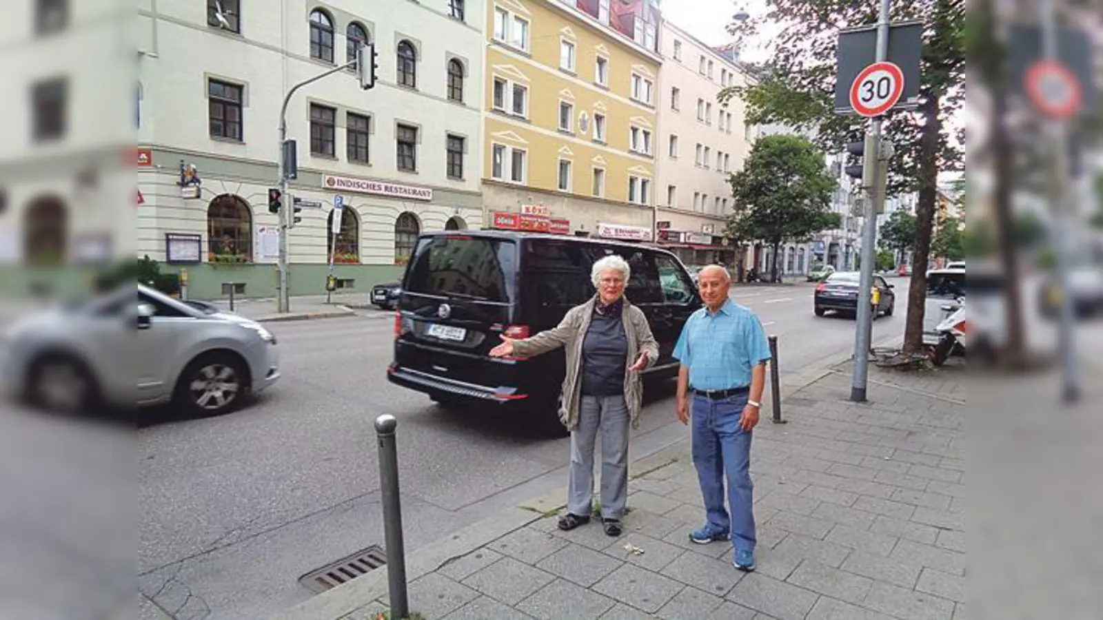 An der Kreuzung Rosenheimer Straße/Pariser Straße fehlt noch ein Schulweghelfer. Lilo Becker-Gmahl kann das Ehrenamt aus Zeitgründen nicht alleine ausüben.	 (Foto: privat)