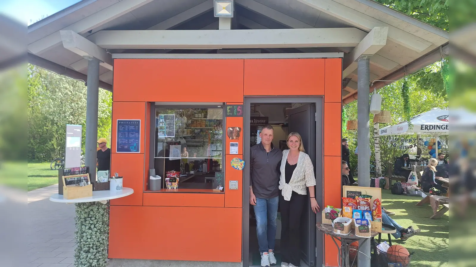 Steffi und Christian Mitternacht starten mit guter Laune und einem offen Ohr für jeden in die Trampolinsaison. (Foto: chö)
