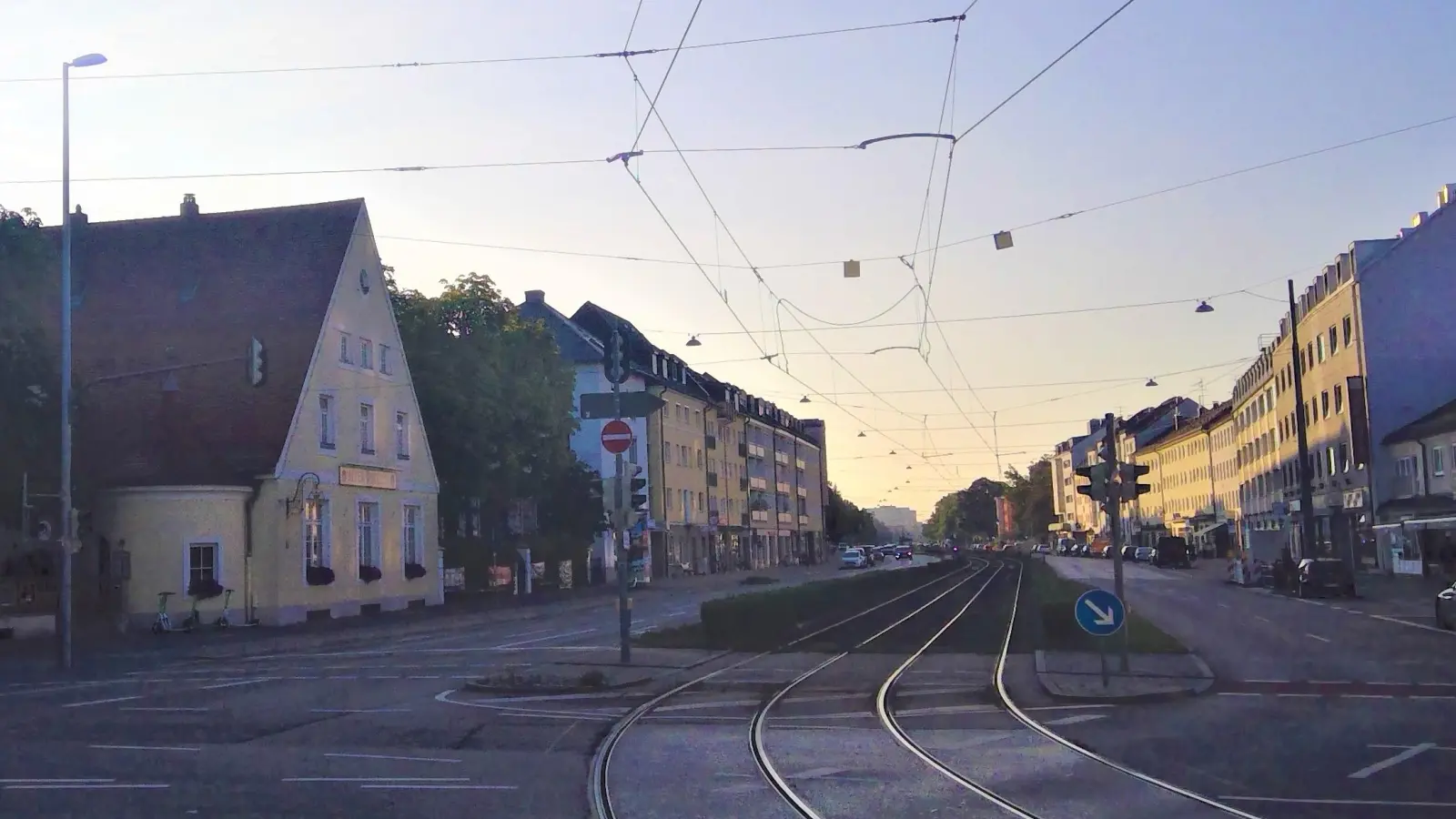 Das städtische Gesundheitsreferat plant gemeinsam mit verschiedenen Institutionen und Initiativen Angebote zum Thema Hitzeschutz in Moosach. (Symbolbild: bas)
