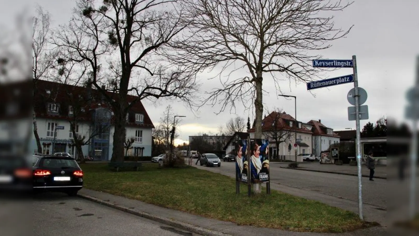 „Wir sind in Obermenzing nicht gerade mit schönen Plätzen gesegnet, also müssen wir das angehen!“ Der Obermenzinger Rüttenauerplatz soll verschönert werden. (Foto: us)