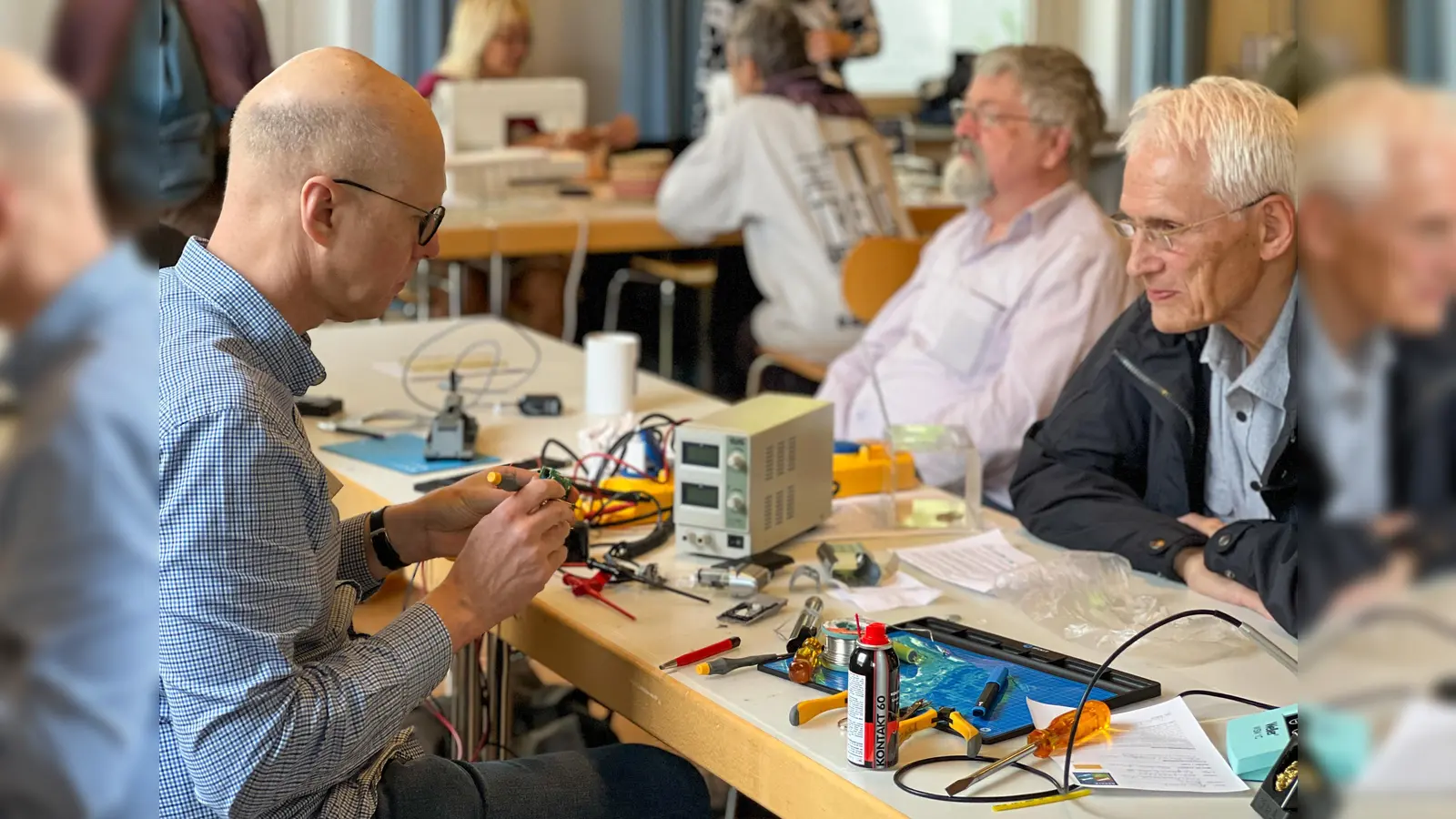 Ein professionelles Team hilft bei der Reparatur von defekten Geräten. (Foto: Michael Himmelstoß)