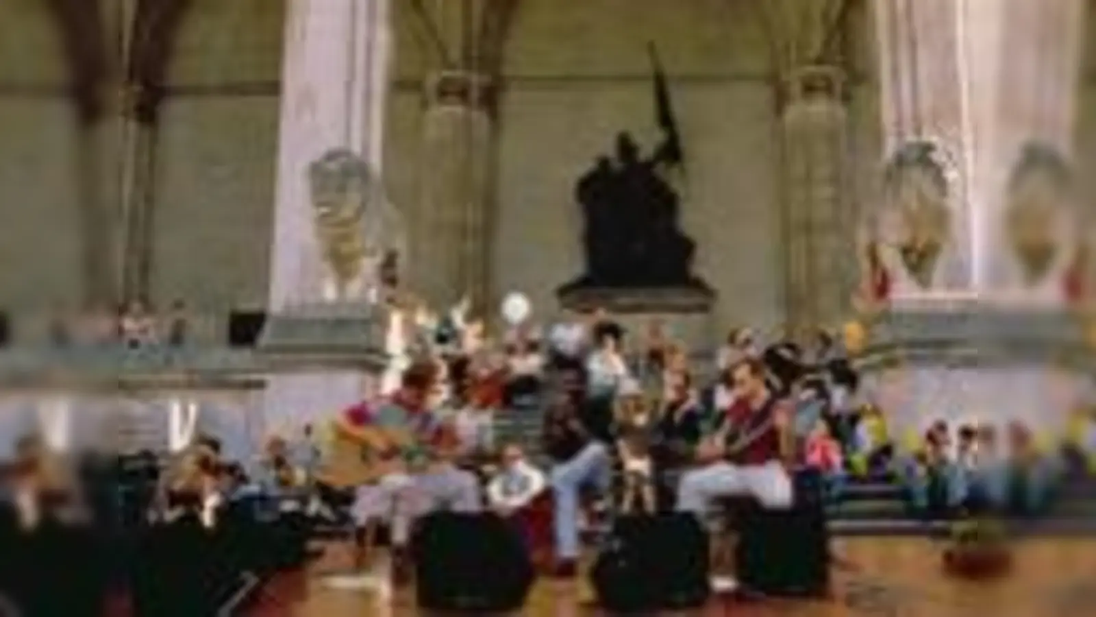 Partystimmung an der Feldherrnhalle zum Geburtstag der Stadt.	  (Foto: Ingrid Grossmann/FVAmuc)
