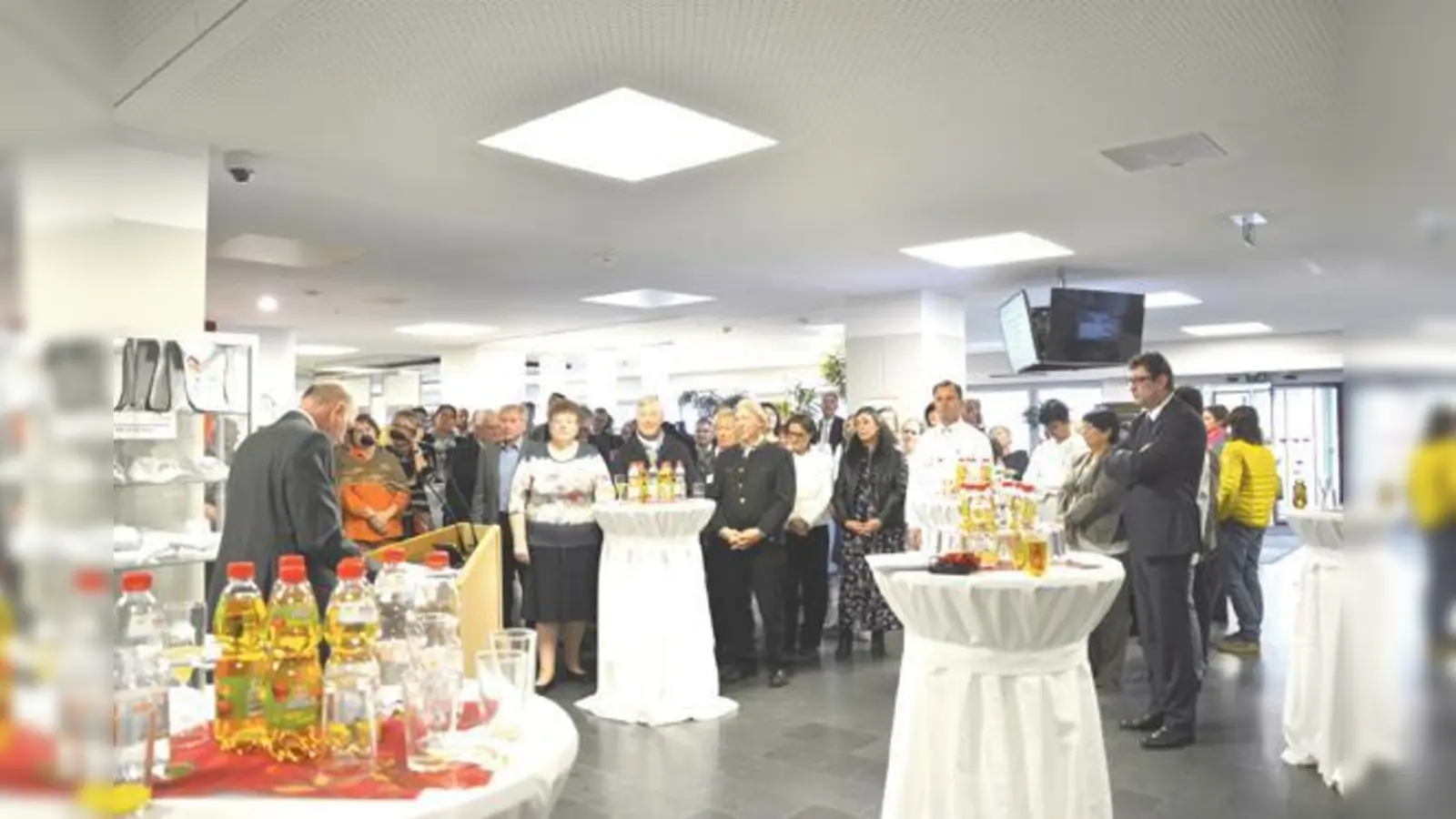 Den großen Taten folgten große Worte bei der Wiedereröffnungsfeier des Kreißsaals im Klinikum Landkreis Erding. Jetzt folgen hier wieder große Taten.	 (Foto: KLE)