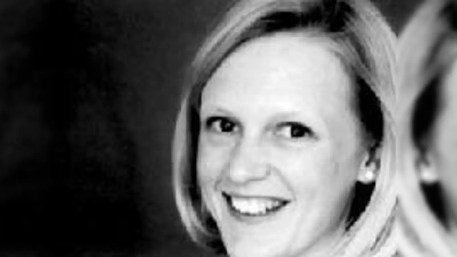 Alke Szonn verbreitet am 3. Dezember Weihnachtsstimmung in der Stadtbibliothek. 	 (Foto: VA)