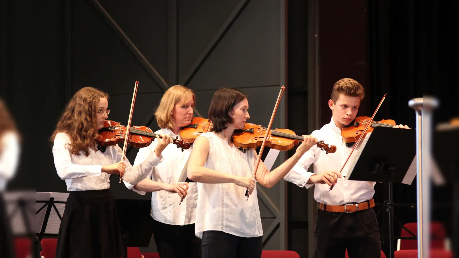 In Zusammenarbeit haben die Musikschulen aus Unterhaching und Grünwald einen Konzertabend auf die Beine gestellt. (Foto: Musikschule Unterhaching e.V.)