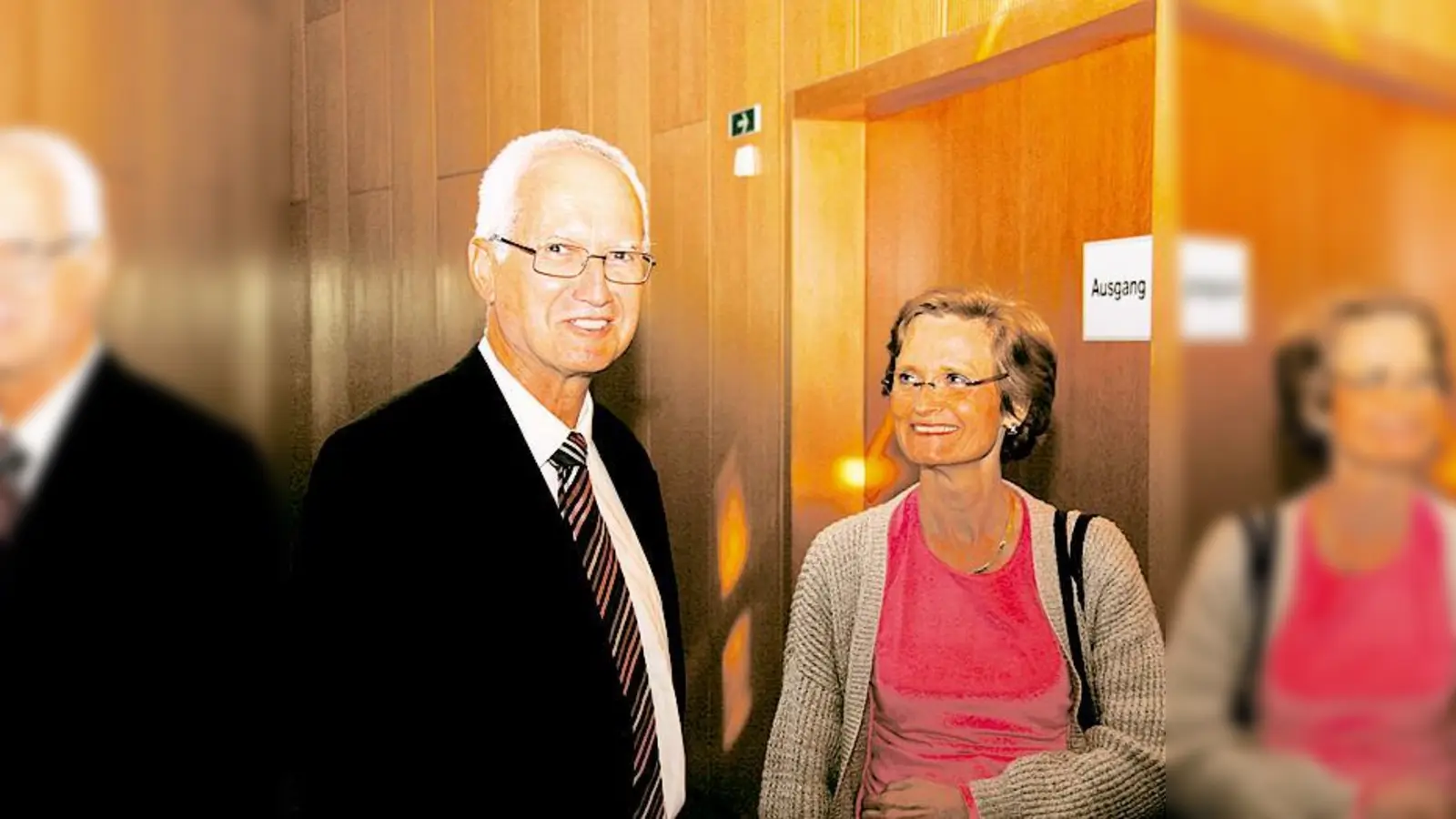 Prof. Dr. Dieter Grab und Prof. Dr. med. S. Heywang-Köbrunner.  (Foto: Harlachinger Krankenhaus)