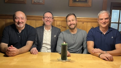 Albert Zimmerer (Isen), Wolfgang F. Hofer (Niedergeislbach), Robert Wetterstetter, Mathias Verch (Steinhöring) sorgen für einen stimmungsvollen Abend. (Foto: Susanne E. Hofer)