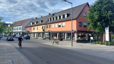 Weniger Verkehr und mehr Aufenthaltsqualität bietet der Truderinger Ortskern seit dem Umbau. Dafür hat die Stadt München jetzt einen Preis erhalten. (Foto: bas)