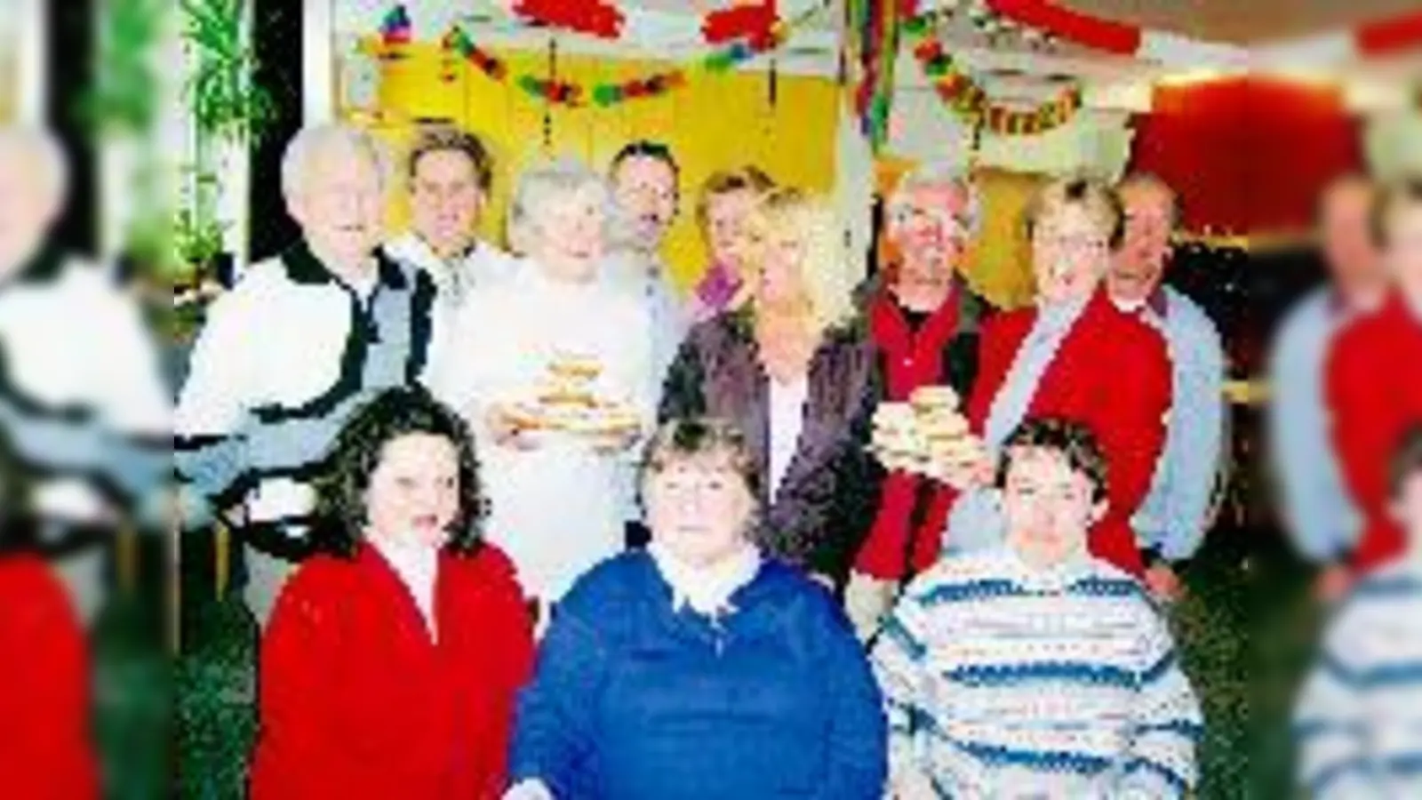 Fünf Jahre  (Foto: Die engagierten ehrenamtlichen Helfer des ASZ feierten diese Woche ihr fünfjähriges Bestehen.)