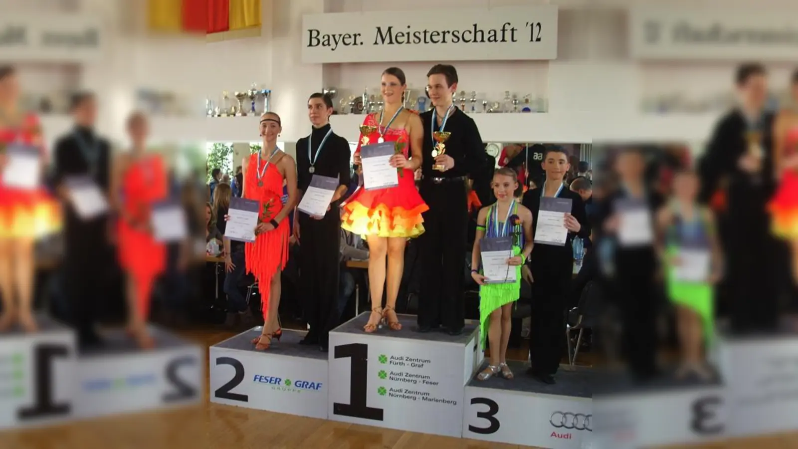 Die Siegerehrung bei den Junioren II C, also den  unter 15-Jährigen (von links): Vizemeister Patrick Zieke/ Tanja Honner, Richard Bach/ Daria Vorobey sowie Christoph und Julia Staub.	 (Foto: Privat)