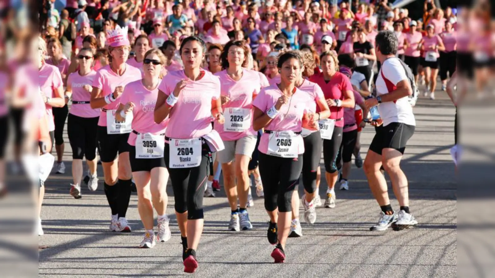 Spaß in rosa. Die Frauen laufen vor allem zusammen, nicht gegeneinander. (Foto: pi)