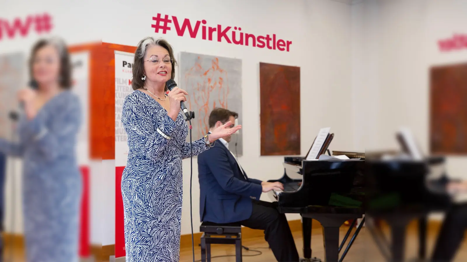 Jazzsängerin Jenny Evans gibt beim Sommerfest eine Kostprobe ihrer Künste.  (Foto: MADE Photography)