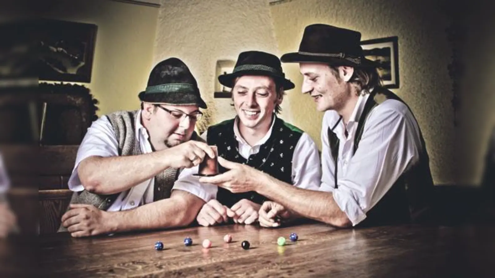 Die Besucher erwartet eine Kombination aus bayerischer Volksmusik und Musik aus aller Welt. 	 (Foto: VA)