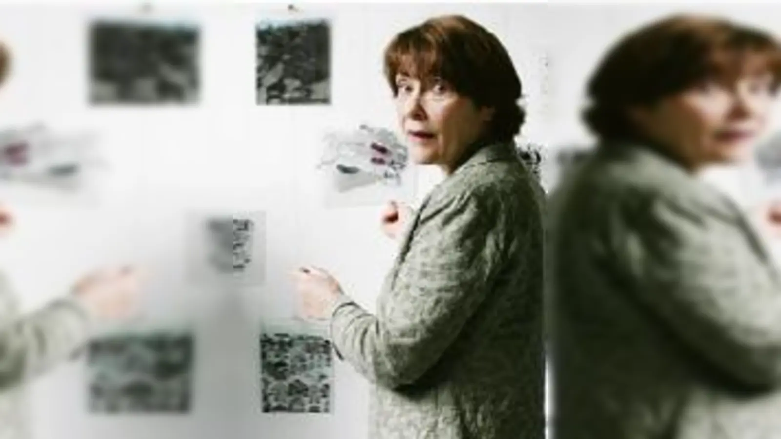 Erste Exponate der »scambio«-Ausstellung hängen schon an den Wänden der Mohr-Villa. 	 (Foto: Mohrvilla)