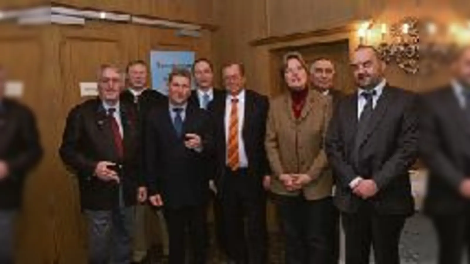 Alles, was Rang und Namen hat: Die Prominenz der CSU aus Feldkirchen und Umgebung sieht sich mit der Energiepolitik auf dem richtigen Weg.	  (Foto: ba)