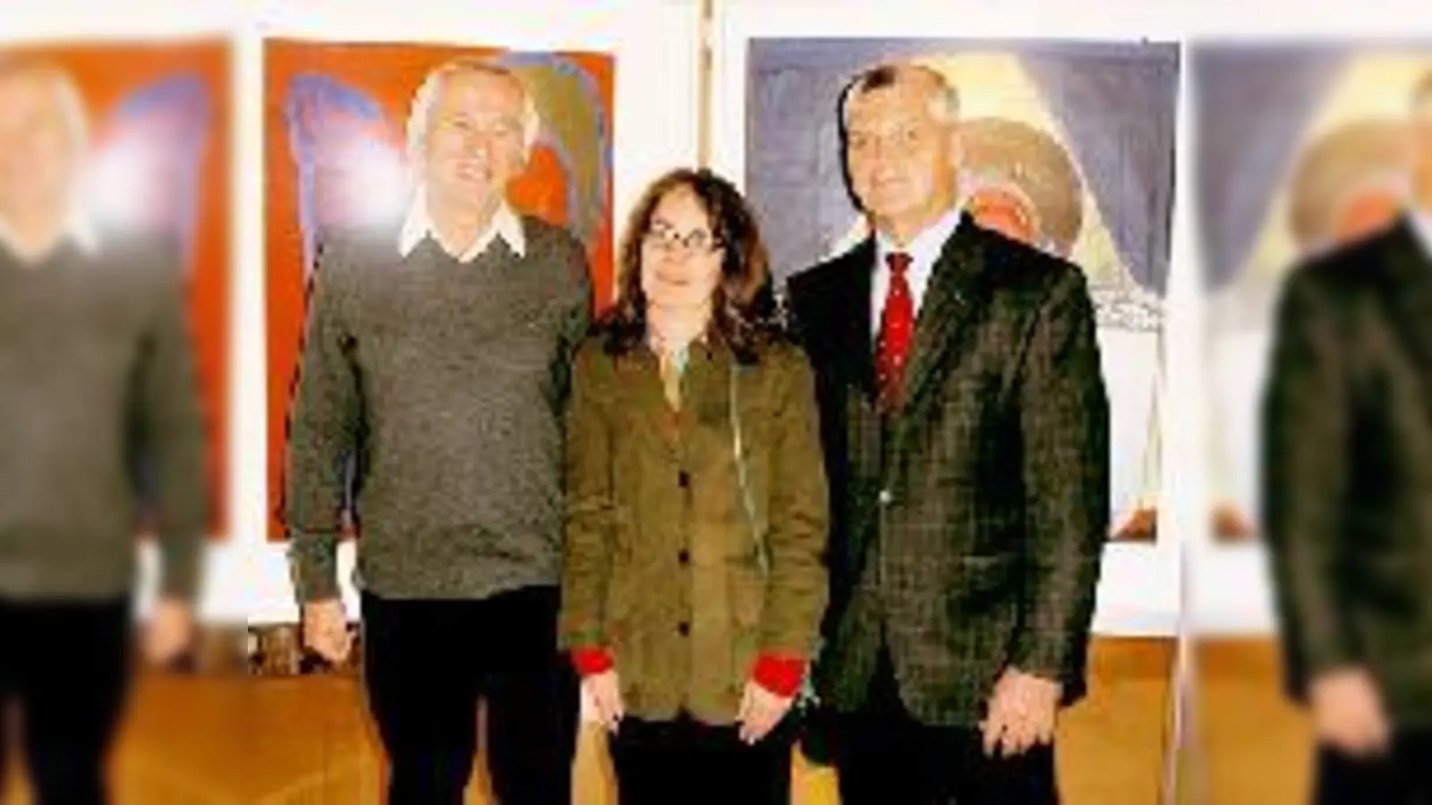 Von links: Dr. Peter Vaitl (Leiter Sozialpsychiatrisches Zentrum) Künstlerin Alexandra Müller und Haars 3. Bürgermeister Hans Stießberger.  (Foto: Erl)