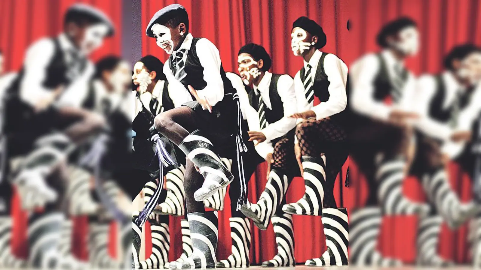 Die Gumboots Corroboration Dancers wurden von der Biermösl Blosn in Afrika entdeckt.	 (Foto: VA)