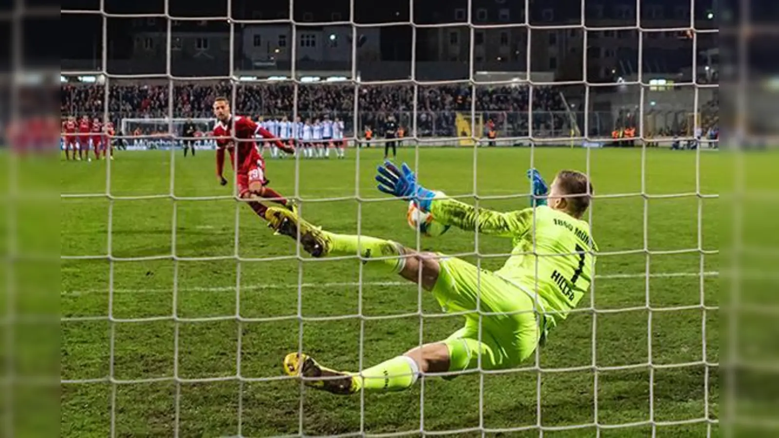 Pokalheld: Löwen-Schlussmann Marco Hiller.  (Foto: Anne Wild)