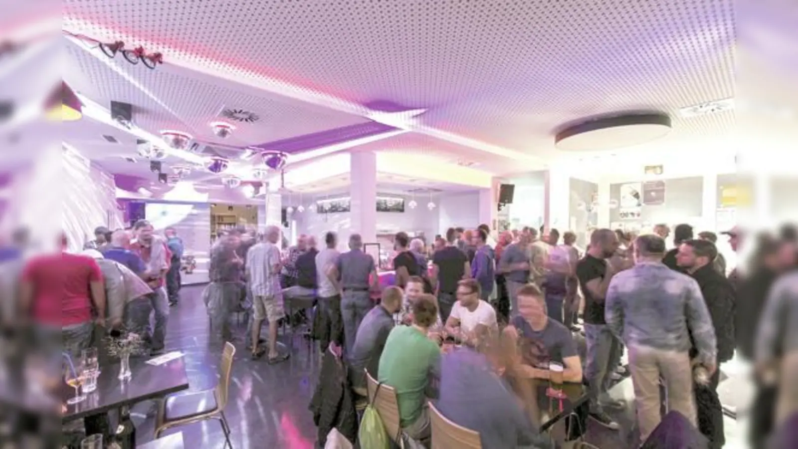 Party für den guten Zweck: Mit der Magic Bar Tour sammelt das Sub Erlöse für die Flüchtlingsarbeit von LeTra und sein eigenes Projekt ein.	 (Foto: Veranstalter)