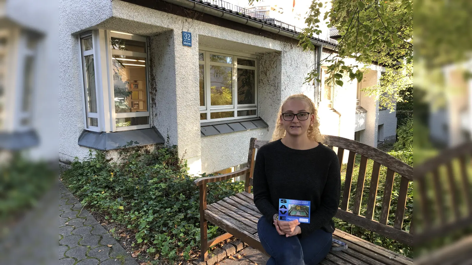 Die Sozialpädagogin Tatjana Bayreuther freut sich auf viele nette Bekanntschaften bei ihren Spaziergängen durch Harlaching. Sie ist im Auftrag des ASZ Harlaching unterwegs.  (Foto: hw)