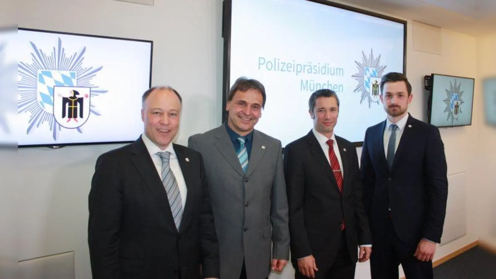 Stellten die aktuellen Zahlen vor (von links): André Remy (Kriminaldirektor Abteilung Einsatz), Herbert Kreuzer (Sachgebietsleiter Zahlenerhebung), Benno Jahn (Sachbearbeiter Zahlenerhebung) und Philipp Rogler (Sachbearbeiter Zahlenerhebung). (Foto: lsc)