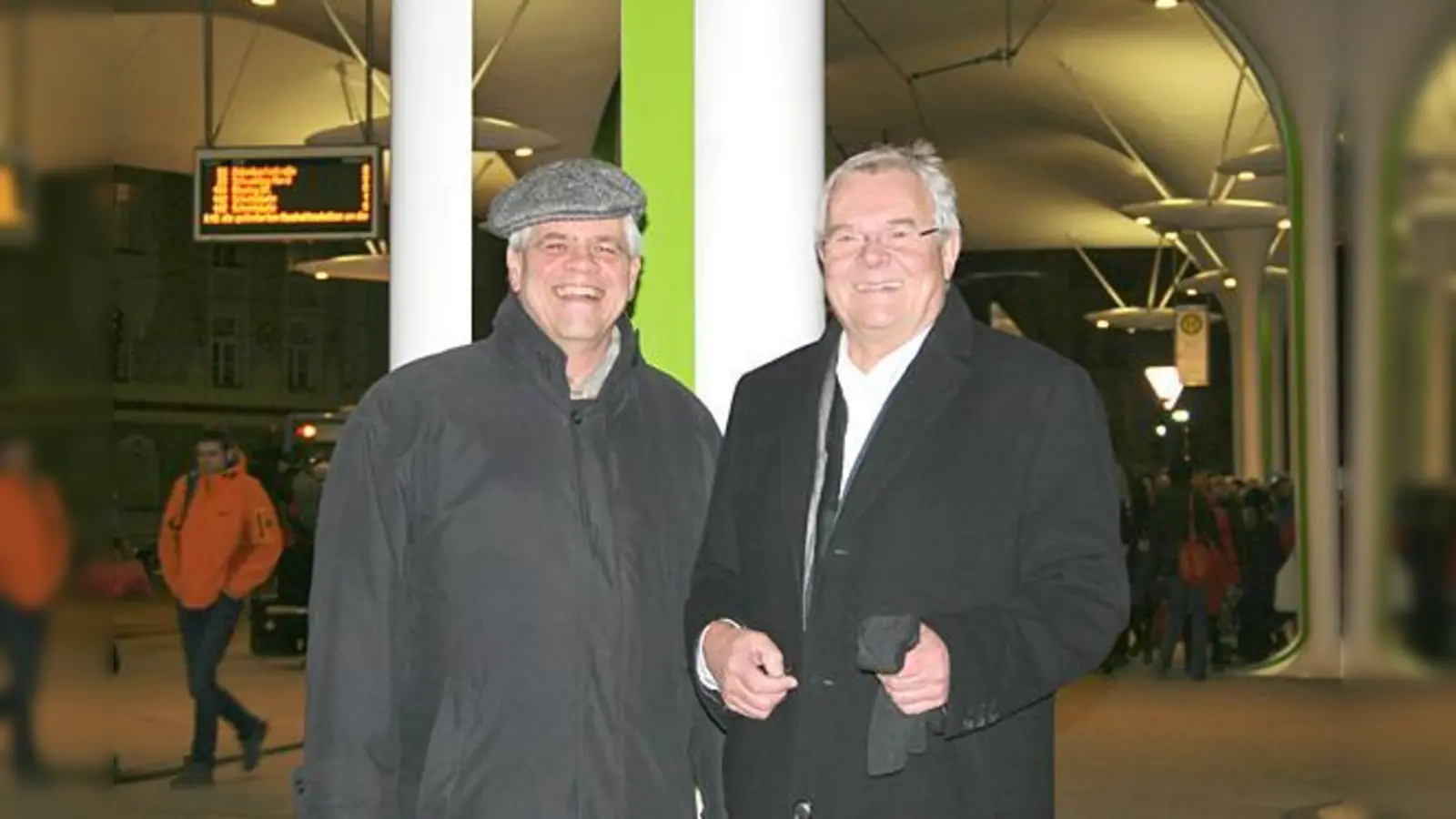 »Zuversichtlich«, etwa durch die hervorragende Zusammenarbeit gehen die BA-Chefs Walter Klein (l.) und Werner Lederer-Piloty ins neue Jahr.	 (Foto: scy)