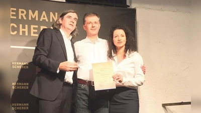 Alex Renner (mitte) ist Experte für Fokus, Leistung und Relax in stressigen Zeiten.	 (Foto: alexander-renner.com/medien)