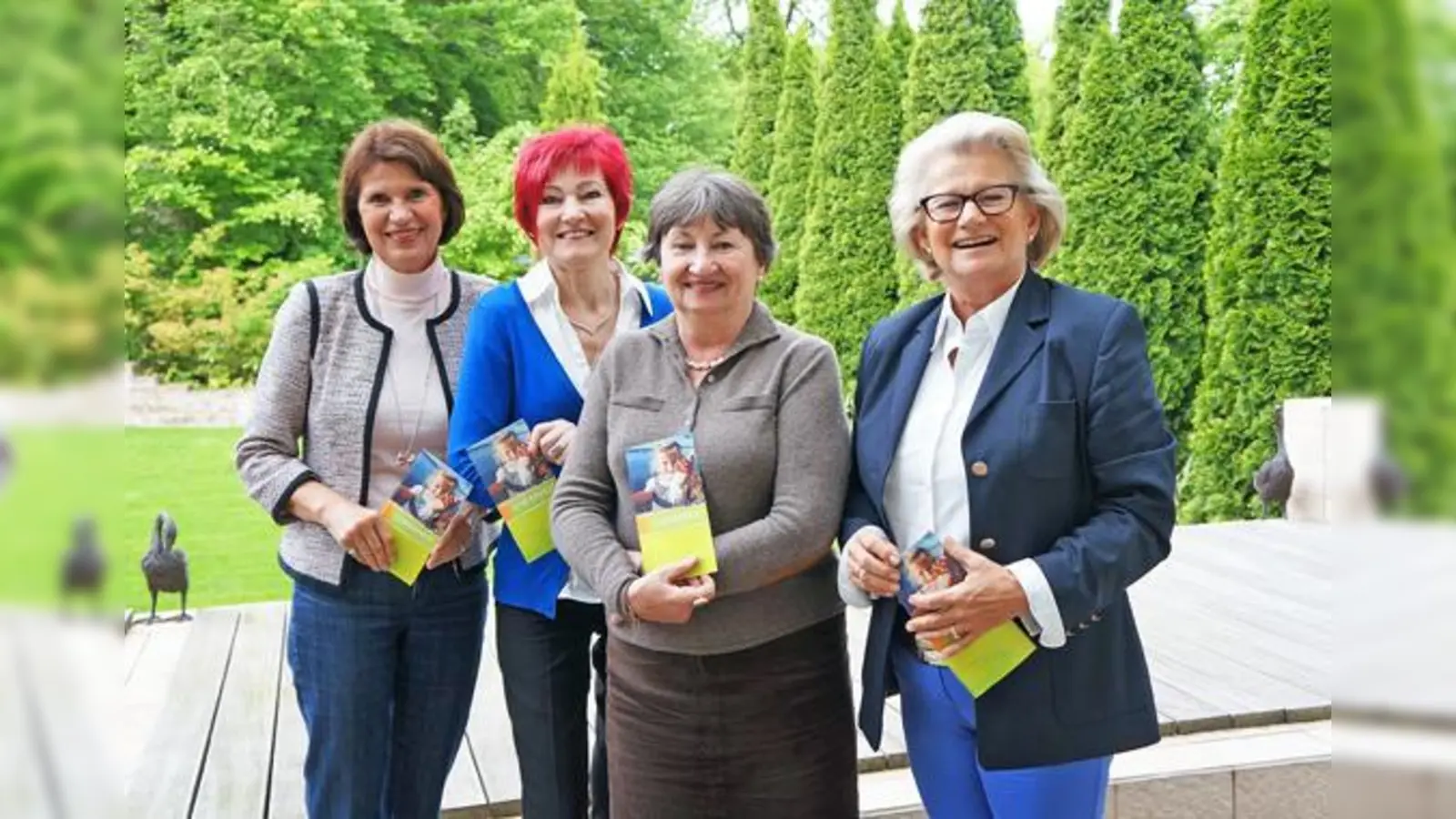 Engagieren sich im Verein für Mütter in Not: Karin Ayx, Margarethe Wimmreuther, Edith Riemann und Ingrid Wimmer (v. l.). 	 (Foto: hw)