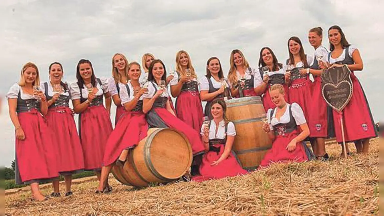 Die Grasbrunner Dirndlschaft freut sich auf ihr  erstes Weinfest.	 (Foto: VA)
