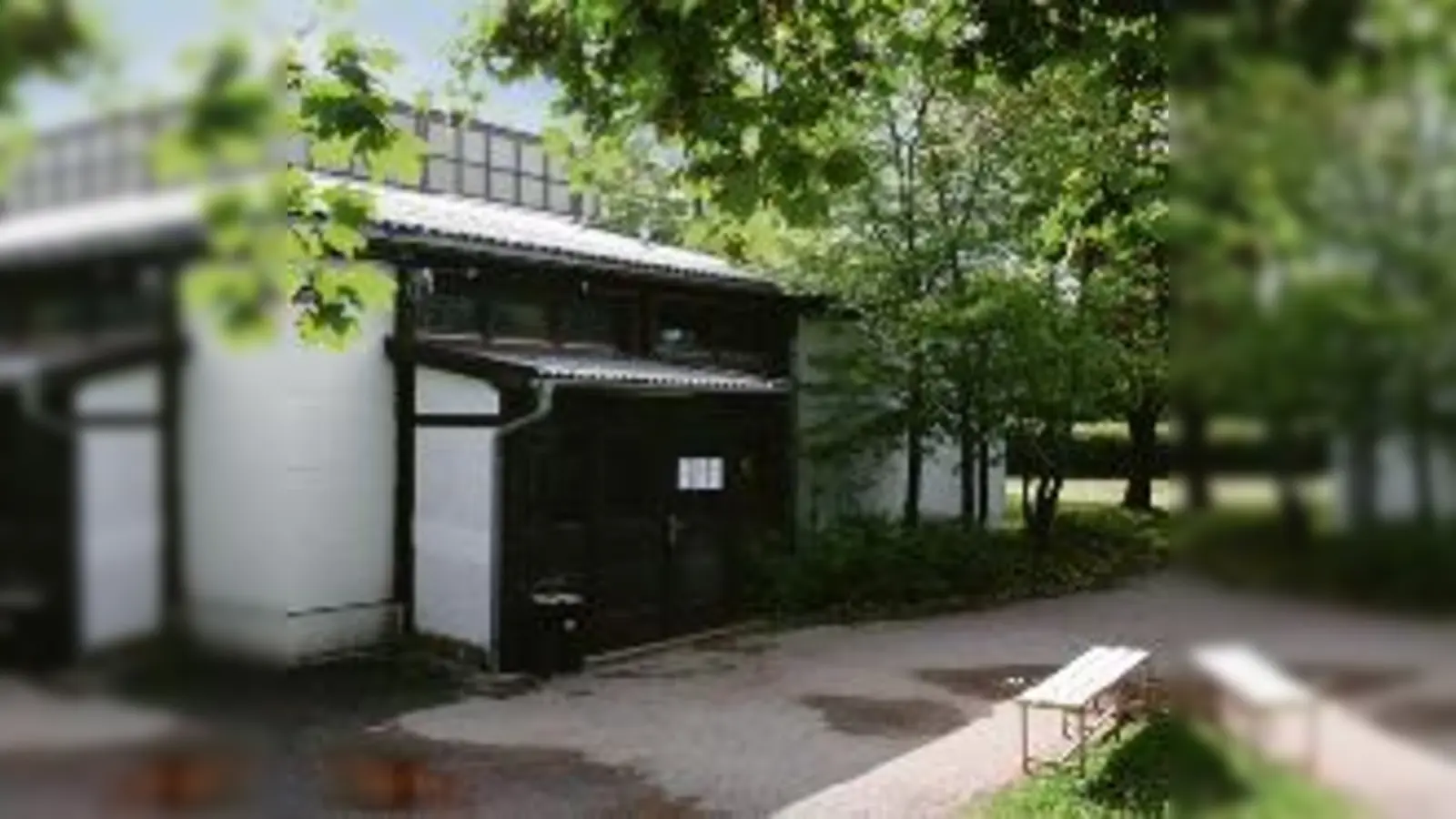 »Betreten  (Foto: Die Dachkonstruktion der MSC-Halle weist gravierende Sicherheitsmängel auf. Spielbetrieb und Training ist hier nicht mehr möglich.)