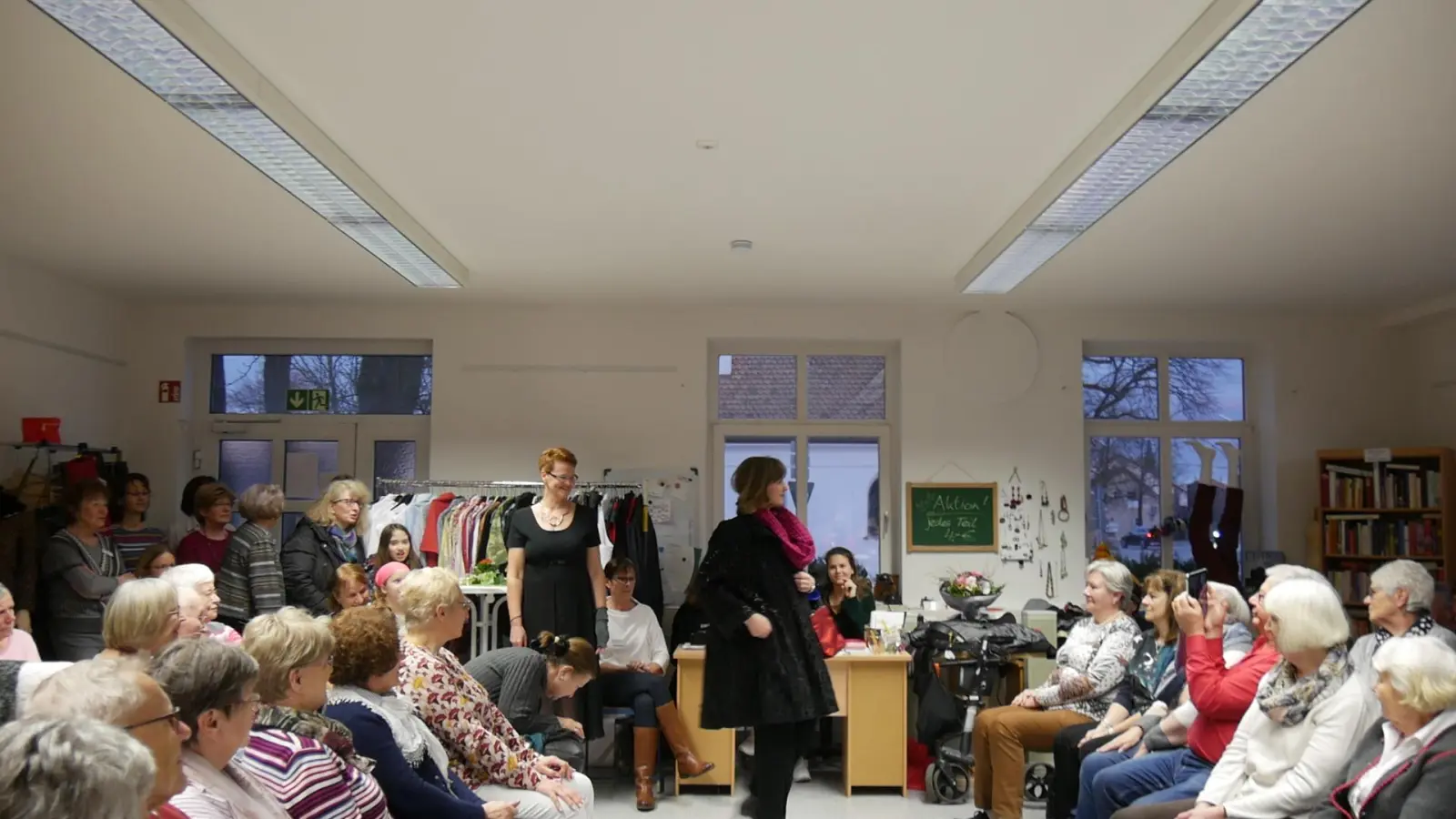 Viele Besucher kamen zum fünften Geburtstags des Kleider-Cafés Kirchheim und bestaunten auch die Modenschau mit Second-Hand-Stücken. (Foto: privat)