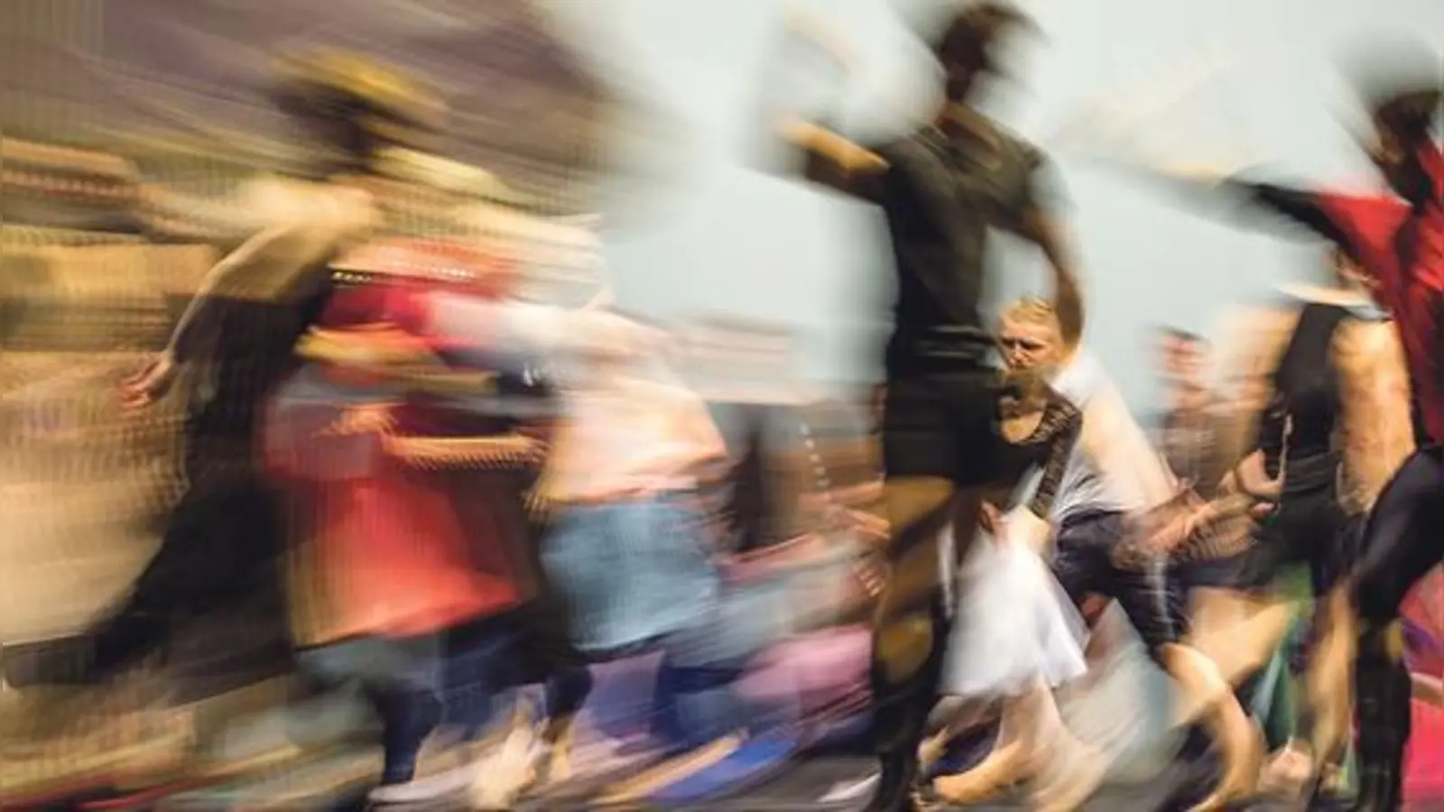 Unter der Leitung des Fotokünstlers Werner Bauer entstand die ab Freitag zu sehende  Ausstellung von insgesamt elf Fotografen. 	 (Foto: Thomas Kirchgraber,)