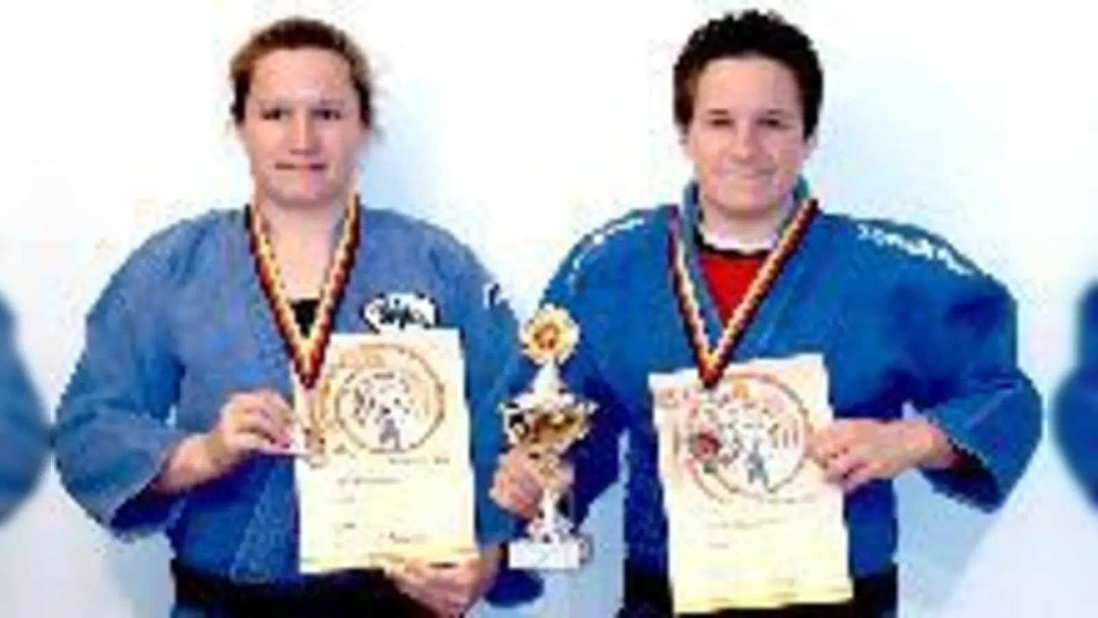 Sonja und Marion Weissenstein vom Team Oberland räumten beim Osterturnier so richtig ab. 	 (Foto: VA)