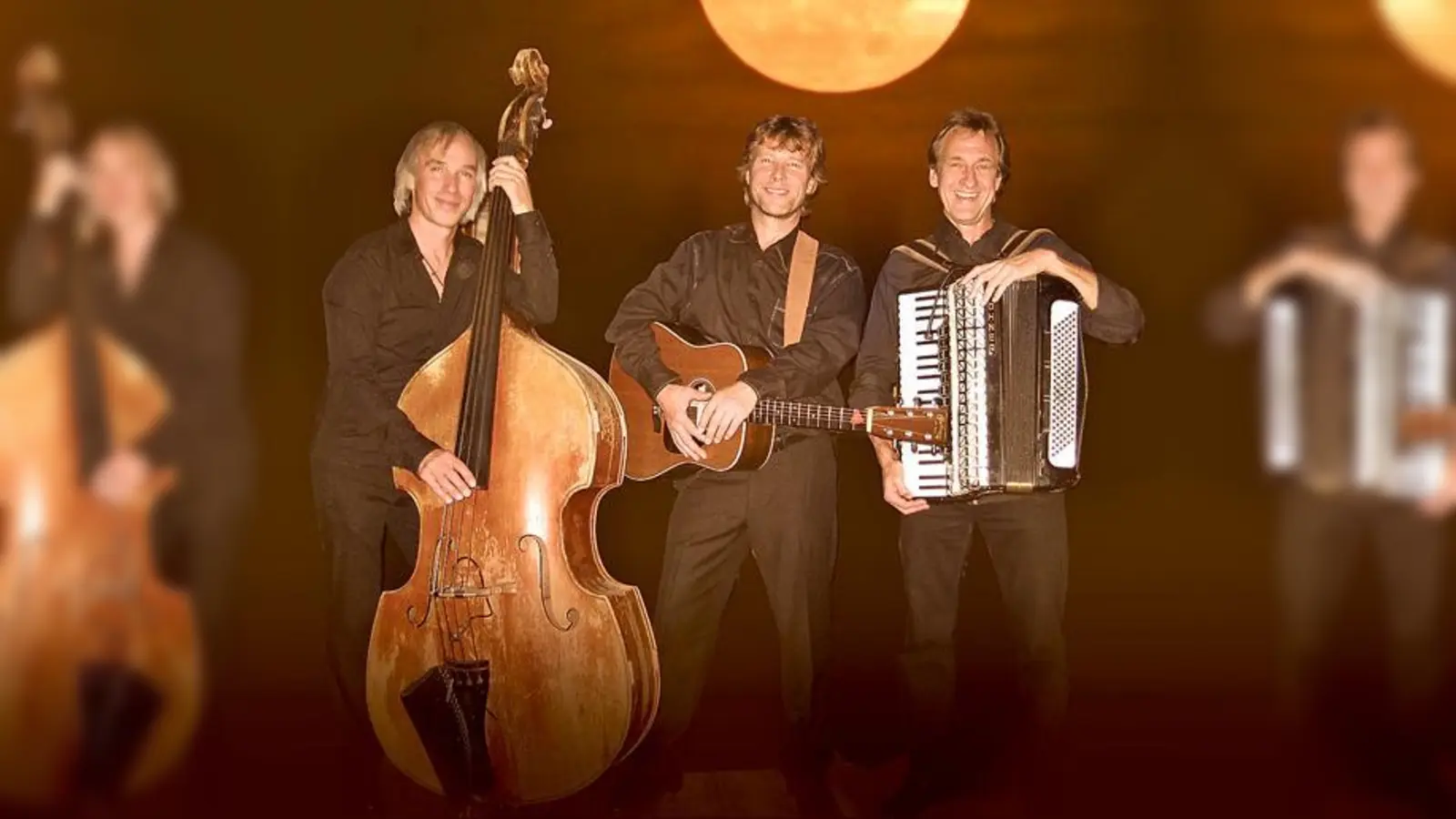 Akkordeon, Kontrabass und Akustik-Gitarre prägen den Sound der Gruppe »Lousiana Moon«.	 (Foto: VA)