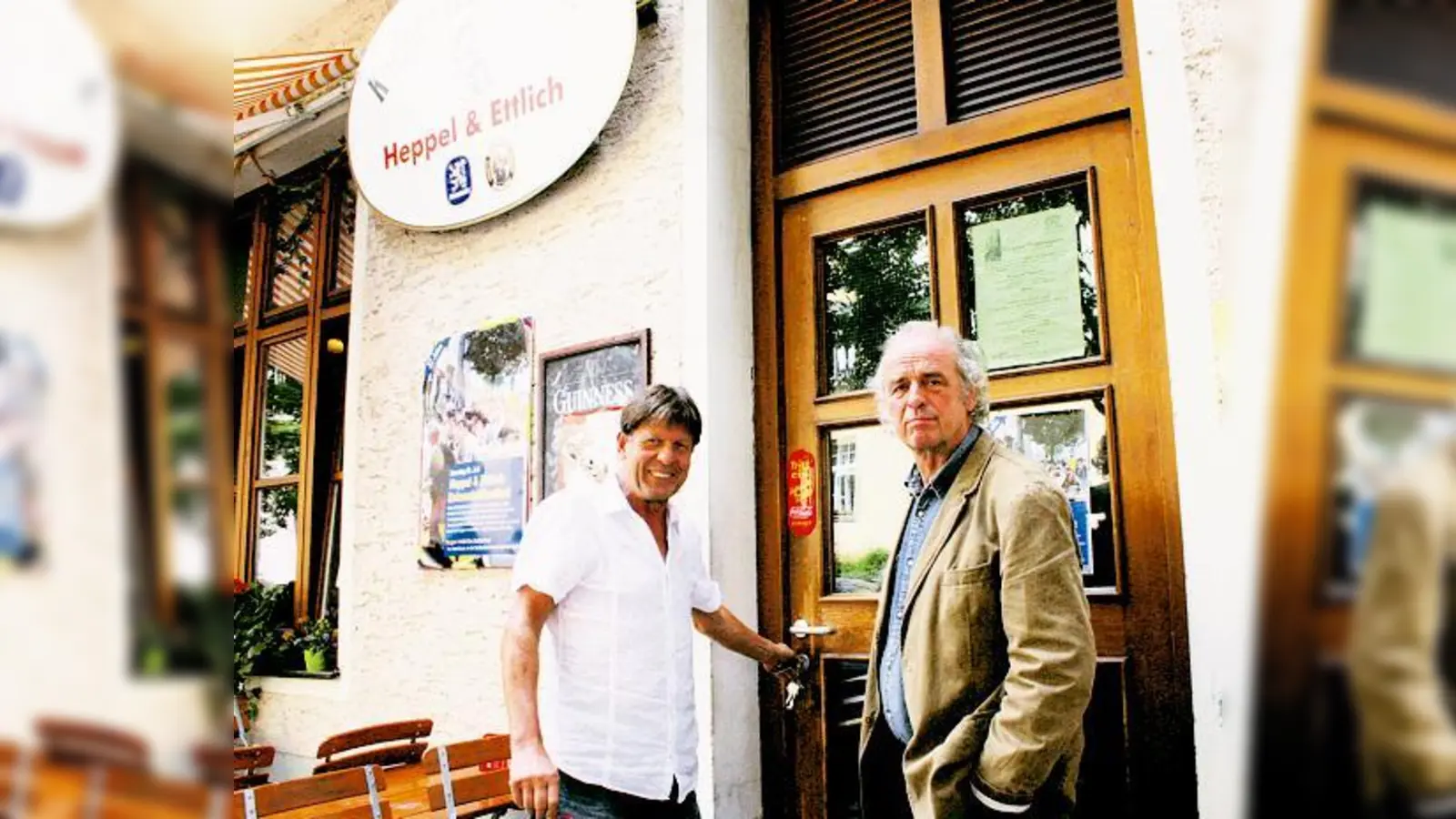 Nach 33 Jahren an der Kaiserstraße schließen am Wochenende Wolfgang Ettlich und Henny Heppel (r.) ihre Theaterkneipe mit Berliner Charme.	 (Foto: ko)