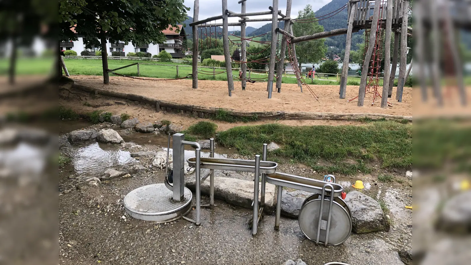 Der Natur- und Abenteuerspielplatz am Fuße des Schliersees ist ein absolutes Highlight für alle Familien. (Foto: hw)