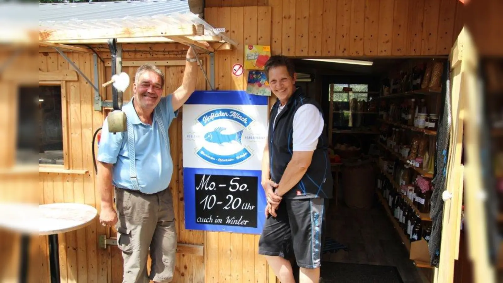 Regina und Michael Heckenberger haben im Holunderweg 15 den Allacher Hofladen eröffnet. (Foto: sb)