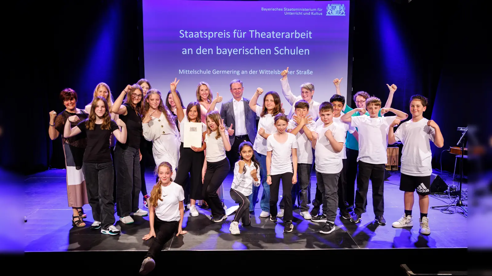 Die Germeringer Mittelschule an der Wittelsbacher Straße gehört zu den vier ausgezeichneten bayerischen Schulen. (Foto: Matthias Balk/Bayerisches Staatsministerium für Unterricht und Kultus)