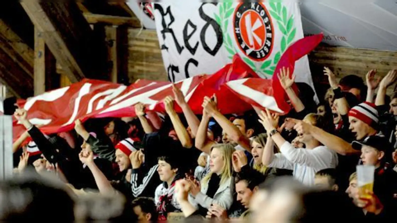 Die Fans des EHC dürfen sich auf echte Kracher zum Liga-Auftakt freuen.  	 (Foto: smg/STOCK4press)