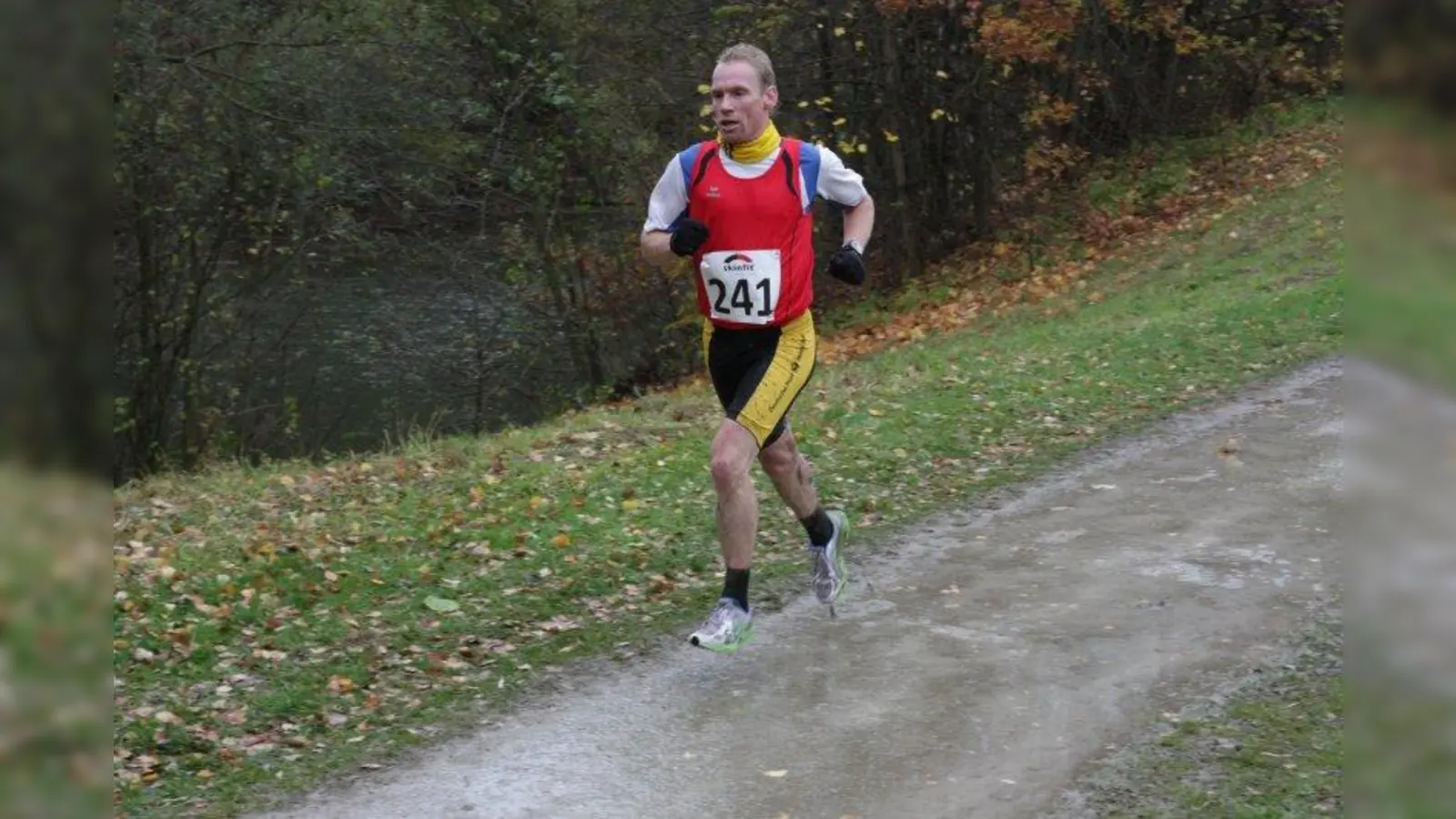 ESV-Läufer Christian Jakob auf der 10 Kilometer Strecke. (Foto: ESV Neuaubing)