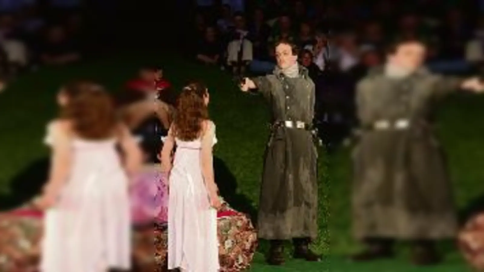 Keine Angst, er wird sie nicht erschießen  im Gegenteil 	 (Foto: VA)