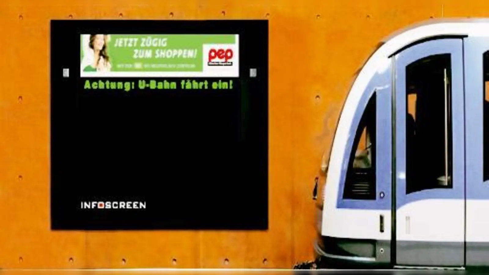Achtung, die U-Bahn fährt  (Foto: In einigen U-Bahn-Stationen im Münchner Osten ist das pep mit Info-Screens vertreten.)
