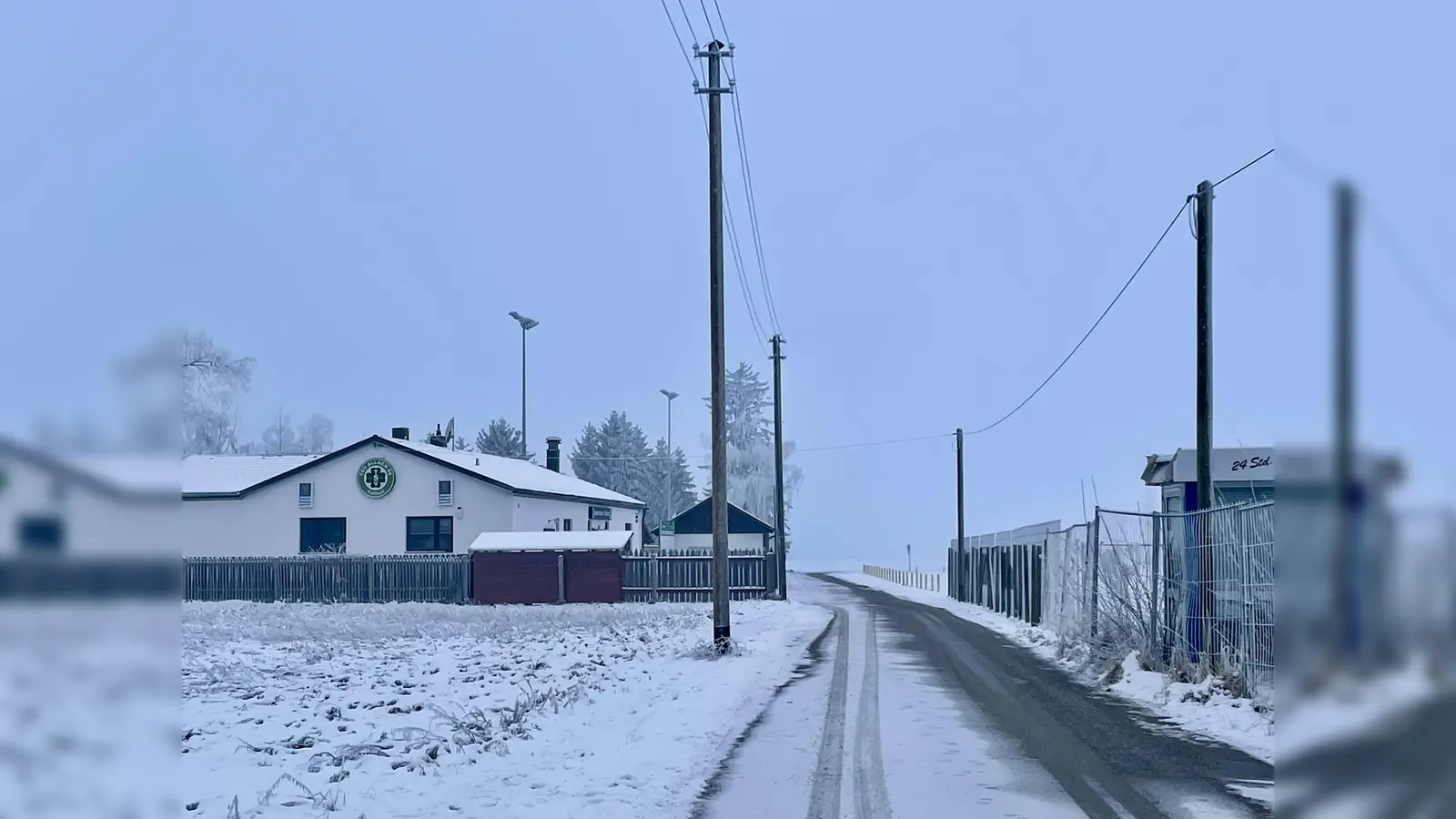 Bald werden die Kinder und Jugendlichen einen beleuchteten Weg vorfinden, wenn sie am späten Nachmittag oder am frühen Abend zum Training auf das Vereinsgelände kommen. (Foto: bb)