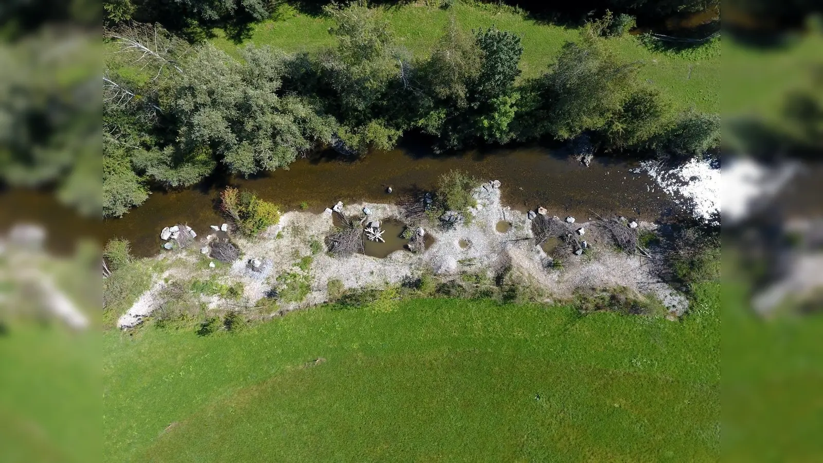 Der 250 Meter lange Bereich des Achufers in Maxlried soll Tieren künftig mehr natürlichen Lebensraum bieten. (Foto: Wasserwirtschaftsamt Weilheim)